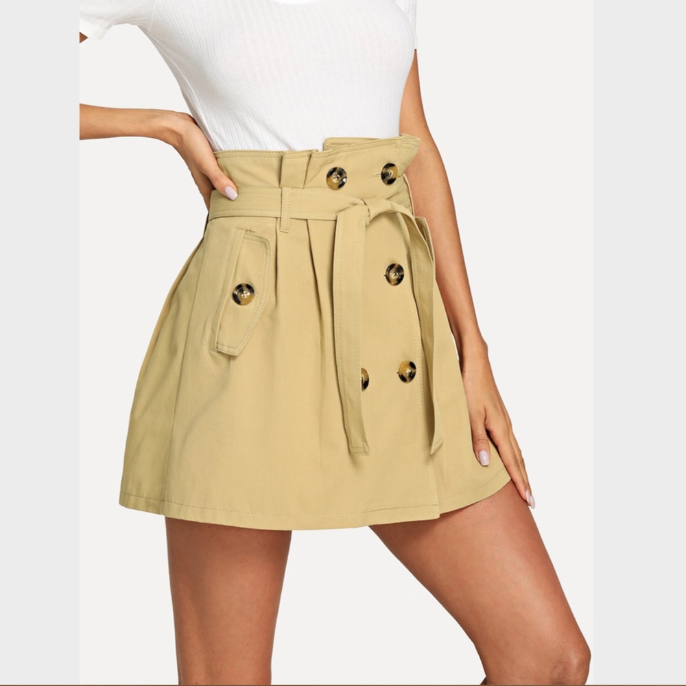 Khaki Double Button Self Tie Waist Mini Skirt - Picture 2 of 6